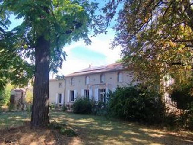 Demeure de caractère avec beau parc