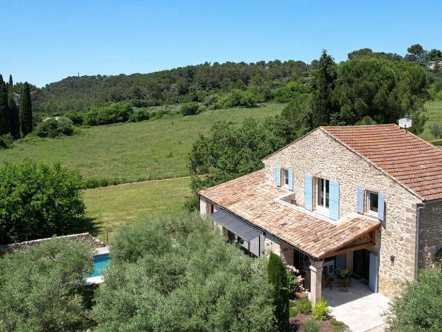 Demeure de caractère avec jardin et piscine à 3,5 km d’Uzès