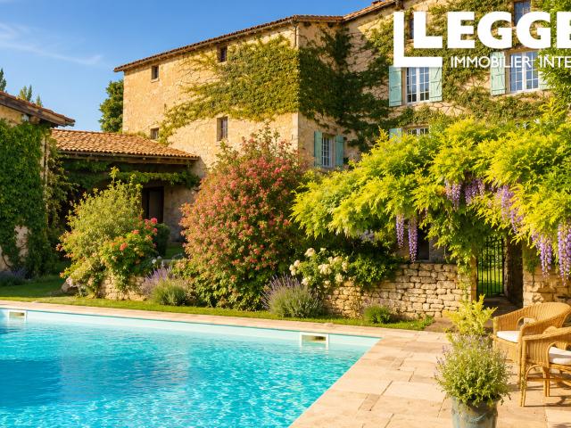 Demeure de caractère du XVIIIe siècle, piscine chauffée et maison à rénover dans Exoudun