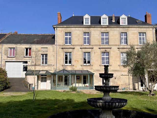 Demeure de caractère en pierre 328m² Tours