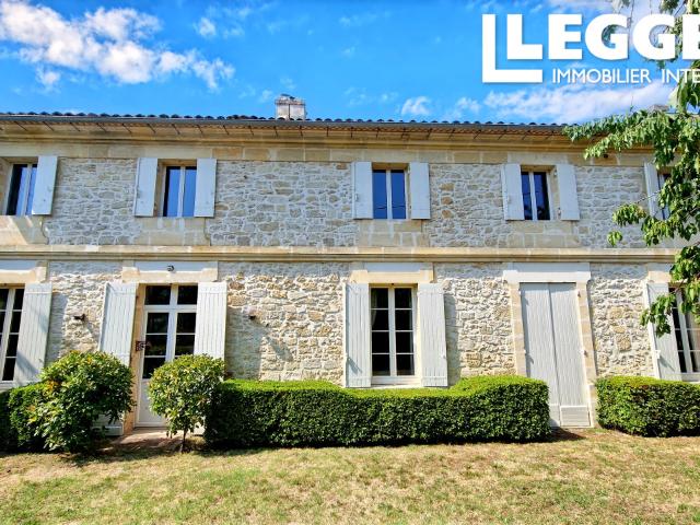Demeure de caractère en pierre avec gîte indépendant près de Saint Émilion