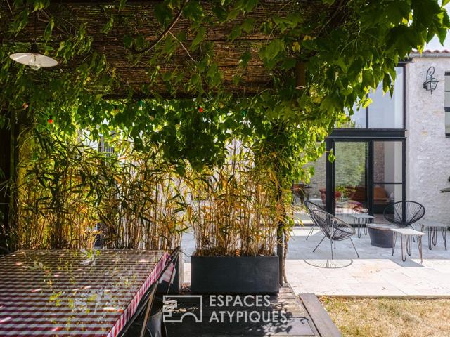Demeure de caractère en plein centre de bourg 245m² L'Houmeau