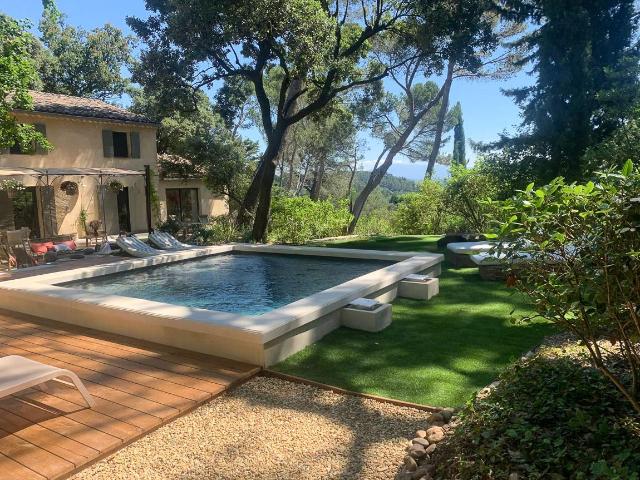 Demeure de charme avec piscine et vue dégagée 225m² Villeneuve lès Avignon
