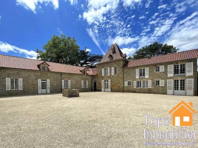 Demeure de charme en Aveyron avec piscine et 2,5 hectares de. 431m² Toulonjac