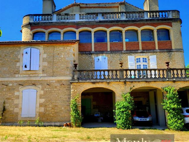 Demeure De Charme Situee Dans La Belle Vallee Du Lot 268m² Anglars Juillac