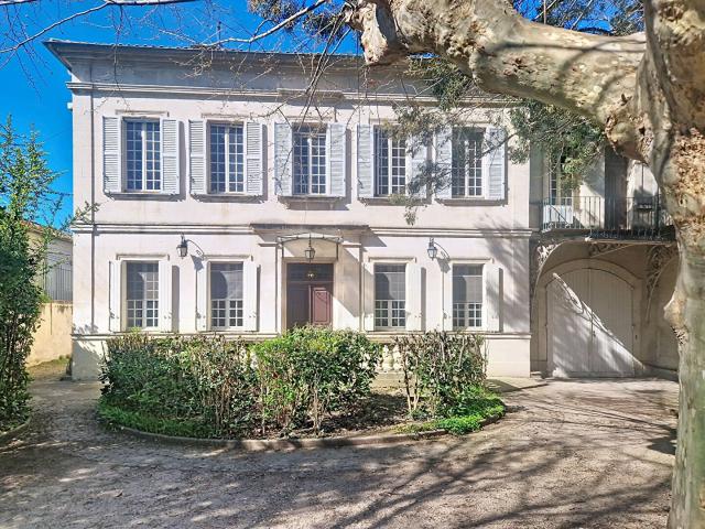 Demeure de prestige Avignon 9 pièce s 265 m2 plus garage et. 255m² Avignon