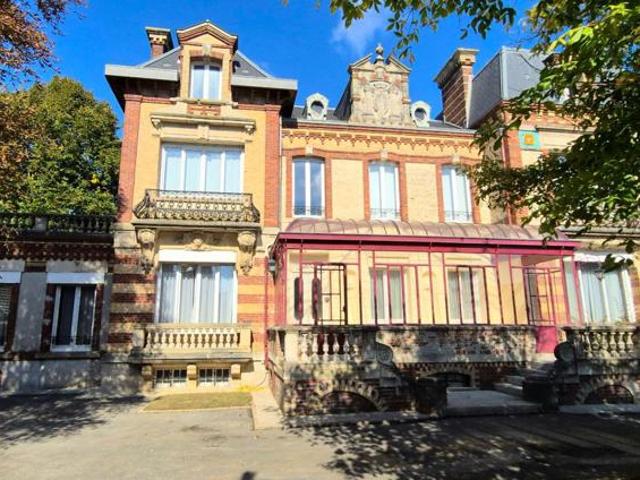 Demeure de Prestige Crepy En Valois 14 pièce s 443 m2
