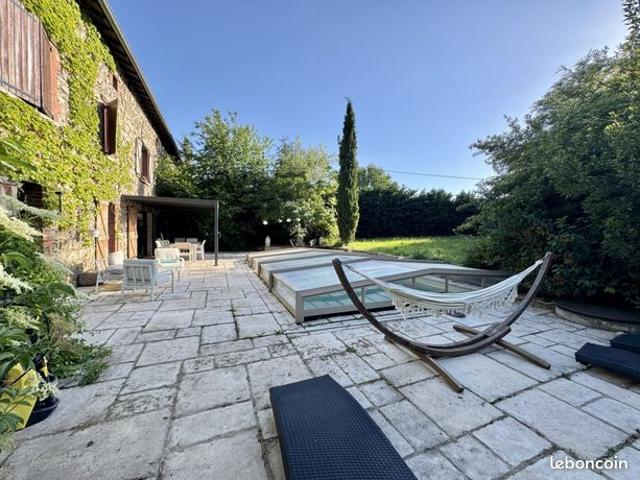 Demeure de prestige de 360 m² avec piscine sur 3 600 m² à Saint Bonnet les Oules