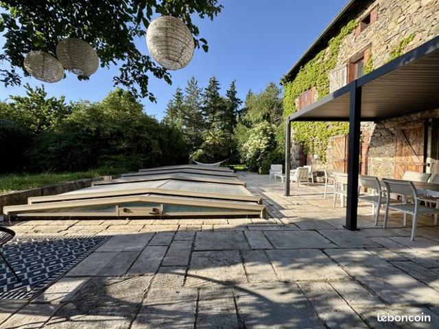 Demeure de prestige de 360 m² avec piscine sur 3 600 m² à Saint Bonnet les Oules