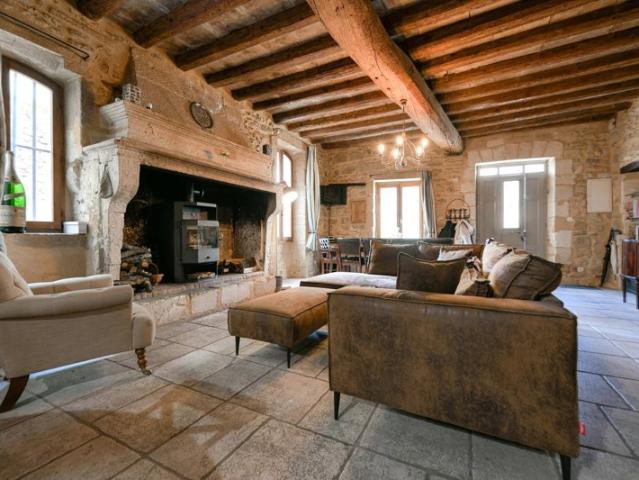Demeure de village du XVIIIe de 190 m² avec toit terrasse