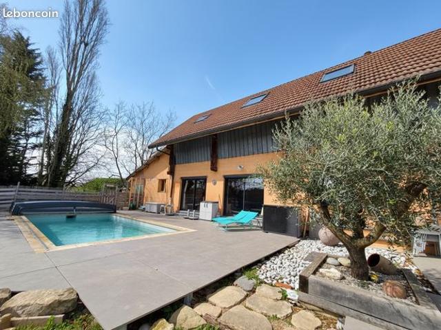 Demeure familiale de 350 m² sur terrain 1891 m² Opportunité Business & Lifestyle