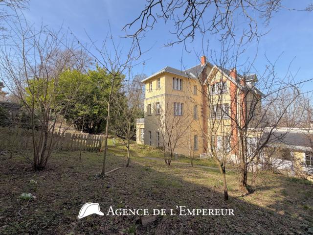 Demeure de 412 m2 habitables, parcelle de 3 000 m2 Parc de