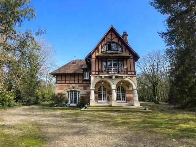 Demeure d'exception à Lamorlaye dans le Domaine du Lys 11 pièce