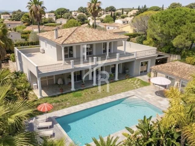 Demeure d'exception au cœur d'un domaine privé à Mougins