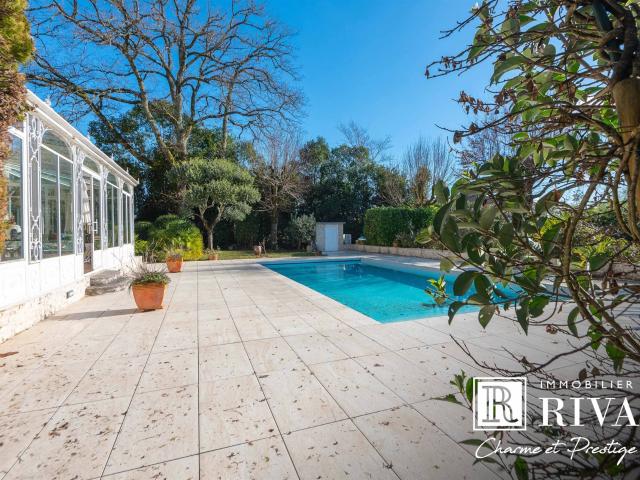 Demeure En Pierre 310 M2 5 Ch Maison D'amis De 50 M2. 310m² Carignan De Bordeaux