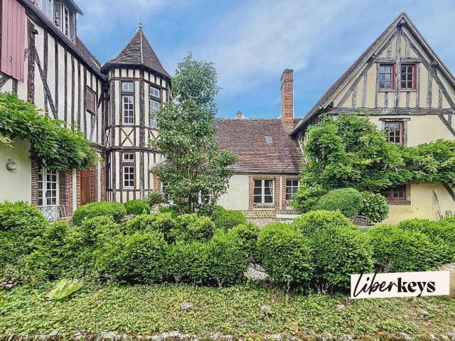 Demeure historique avec vue – Jardin, rivière et majestueuses dépendances – Verneuil d'Avre et d'Iton, Eure