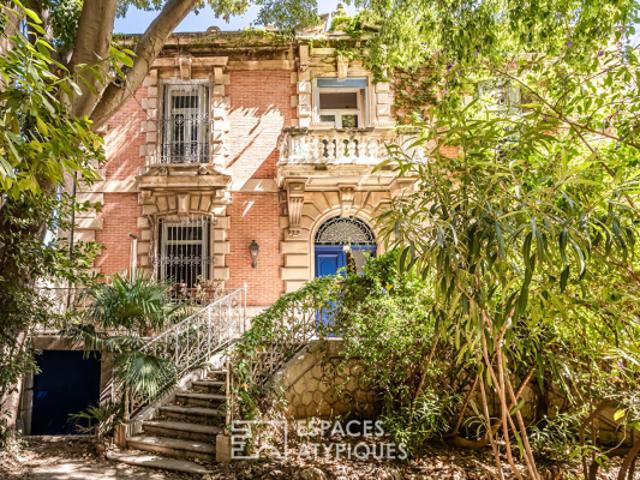 Demeure historique baignée de lumière, avec jardins, au coeur de la ville