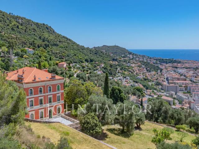 Demeure historique inscrite MH avec vue panoramique sur la Méditerranée