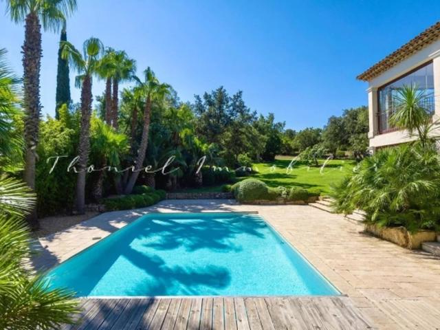 Demeure provençale à vendre dans un domaine confidentiel proche des plages à Grimaud