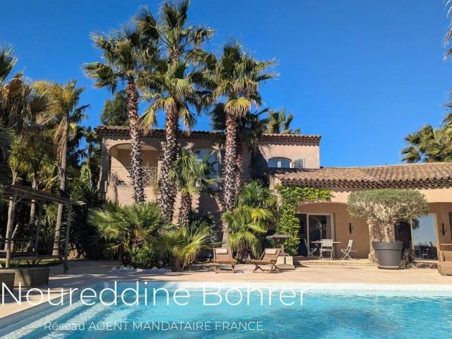Demeure style provençal 7 pièces 251 m²