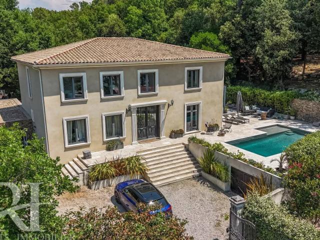Demeure Valbonne avec piscine 263m² Valbonne