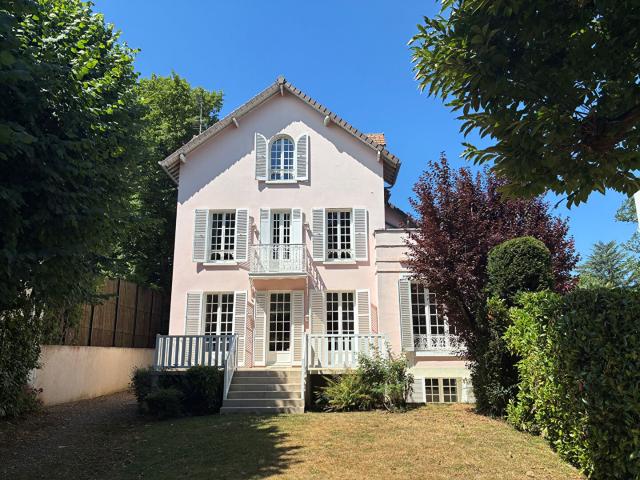 DEMEURE VAUCRESSON 9 pièces 192 m2