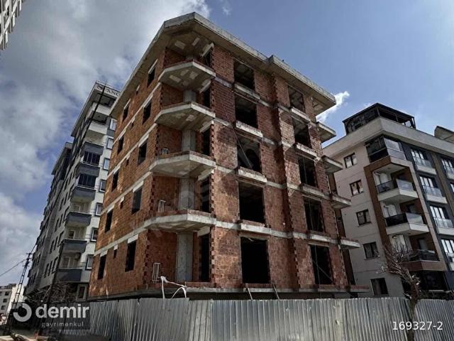 DEMİR GAYRİMENKUL'DEN TAŞDELEN MERKEZ DE SATILIK ARA KAT DAİRE