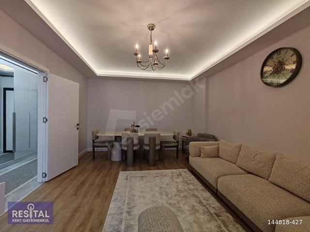 DEMİRCİ'DE 110m2 3+1 SIFIR AYARINDA FULL LÜKS EŞYALI DAİRE