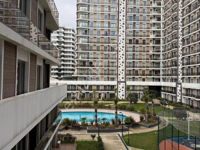 Demir Country Beylikdüzü Kiralık 3+1 Havuz Cephe Harika Eşyalar