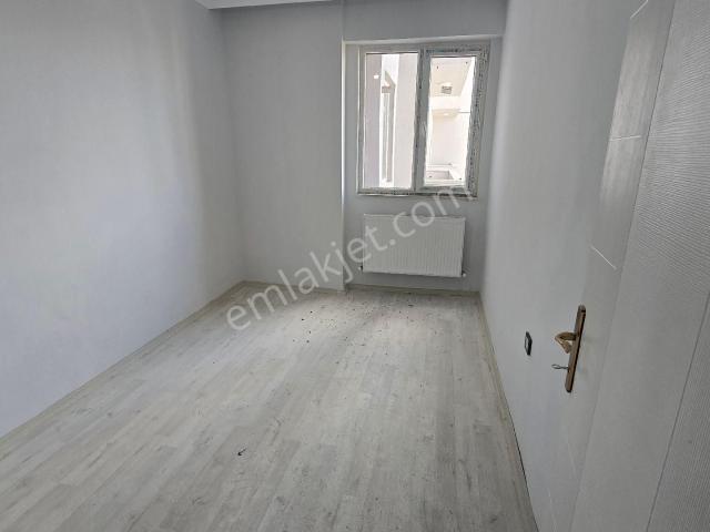 Demir Emlak Gayrimenkulden Şehitler Mah.de Ara Katlardaki Apartlarımız Satılıktır
