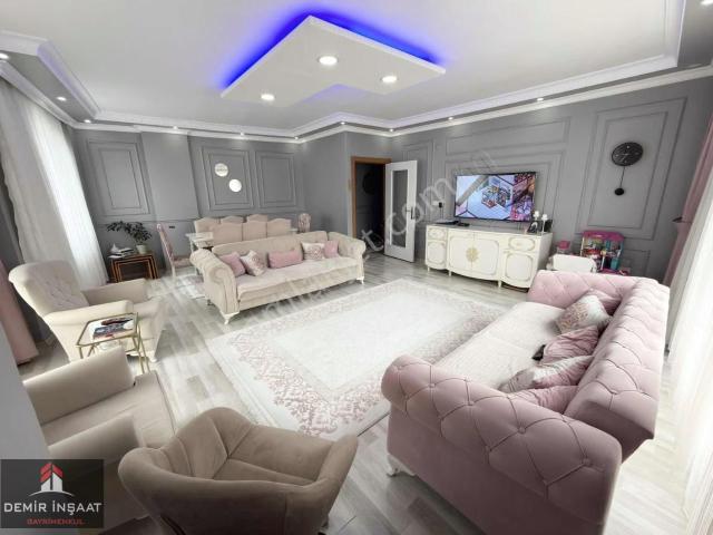 Demir İnşaat 50.yıl Mh 3+1'den 2+1'e Çevrilmiş 135m² 2.kat Daire