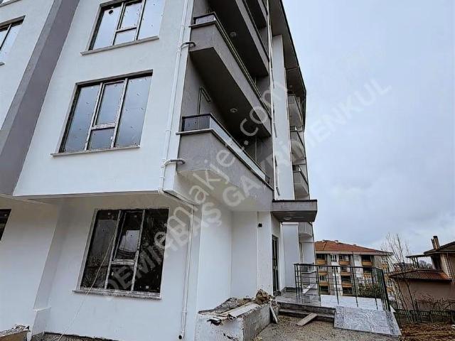 Demirbaş Gayrimenkul'den Satılık Üni. Böl. Fırsat 1+1 Daire