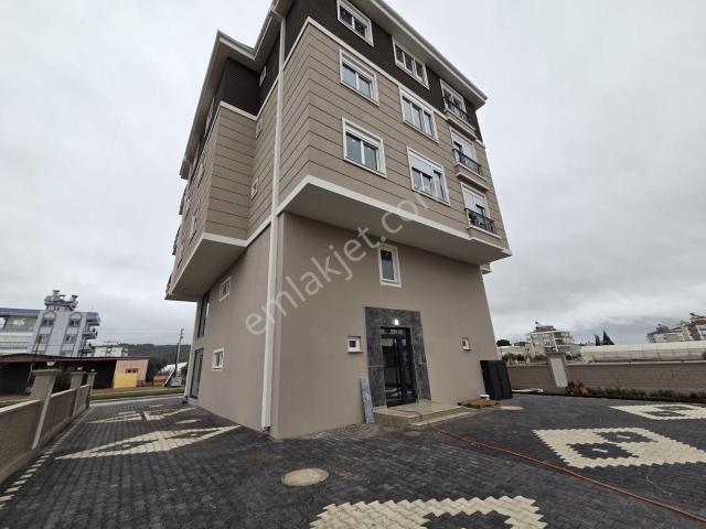 Demirel Mah.de 2+1 Sıfır Asansörlü Lüks Arakatta 90m2 İskanlı