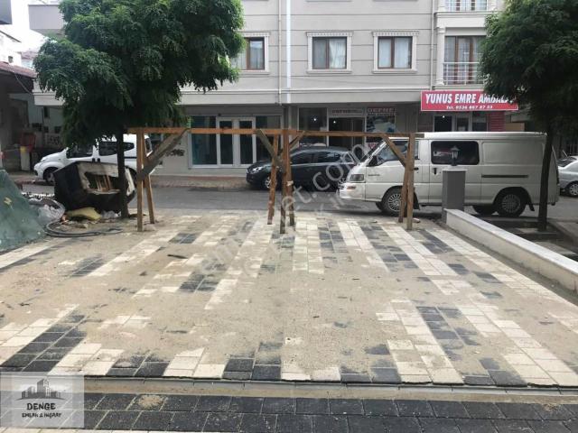 Demokrasi Caddesine 50 M Mesafede Kiralık Dükkan
