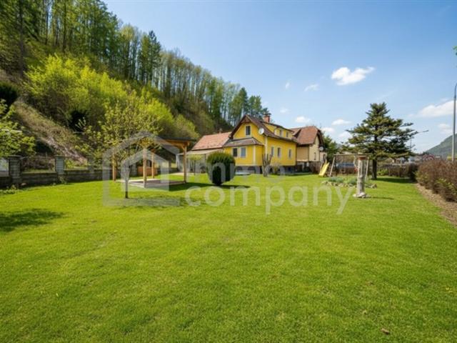 DEN SOMMER SCHON IM NEUEN HAUS mit Pool, Platz und viel Garten!