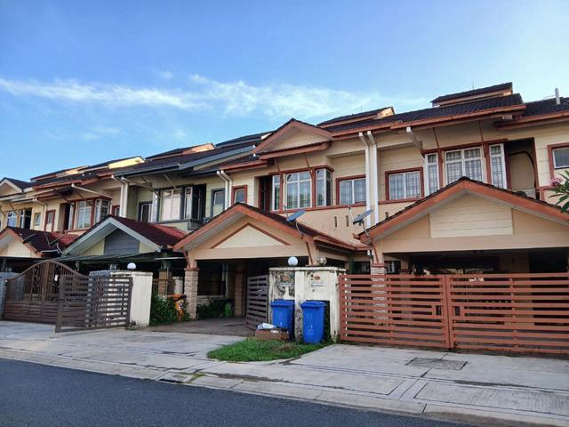 Denai Alam Double Frontage Facing Park For Sale