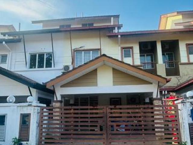 Denai Alam Doublestorey for selling
