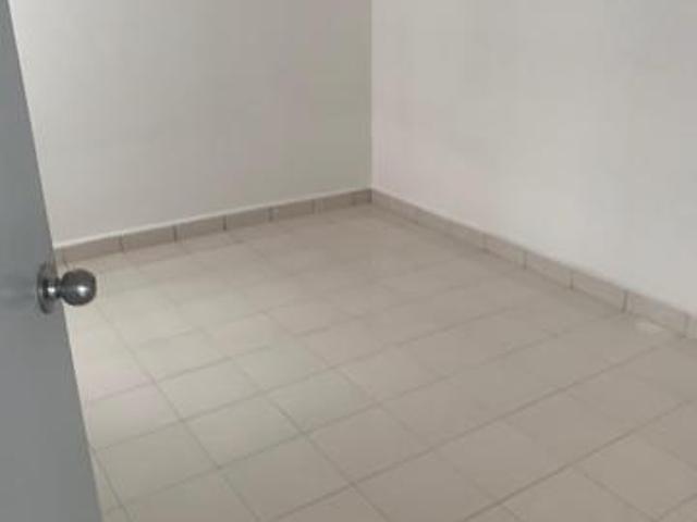 Denai Nusantara 3beds freehold full loan Sale