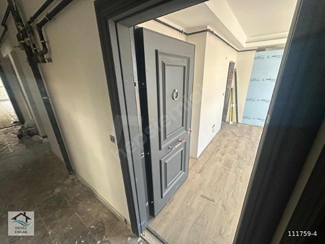 DENİZ EMLAKSİTE İÇİ 1+1 SIFIRK.OTOPARKLIMETROYA 8 DK YÜRÜME.
