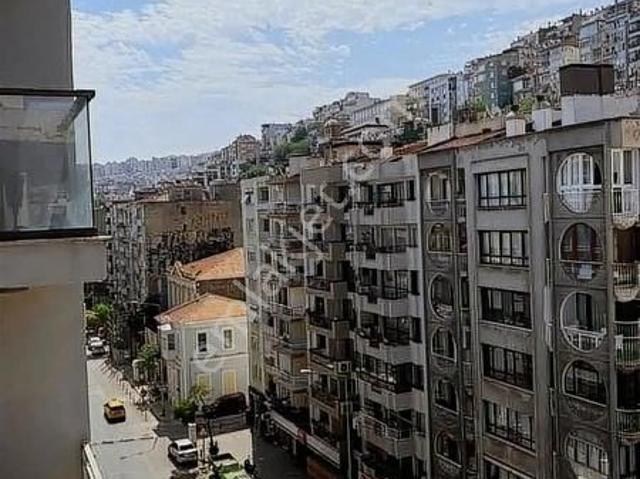 Deniz Manzaralı 185 M2 Tarihi Asansör Yakını Yalı Dairesi
