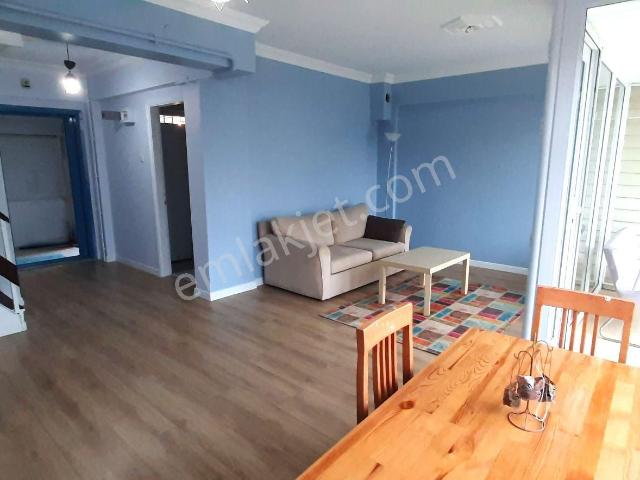 Denize Sıfır Sitede Villa Plajı Olan Kapalı Otaoparklı