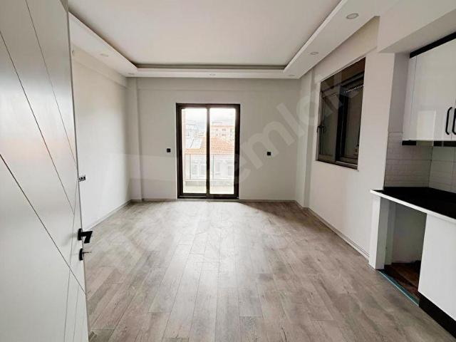 DENİZE 100M GENİŞ İSKANLI LÜKS 1+1 KİRALIK DAİRE
