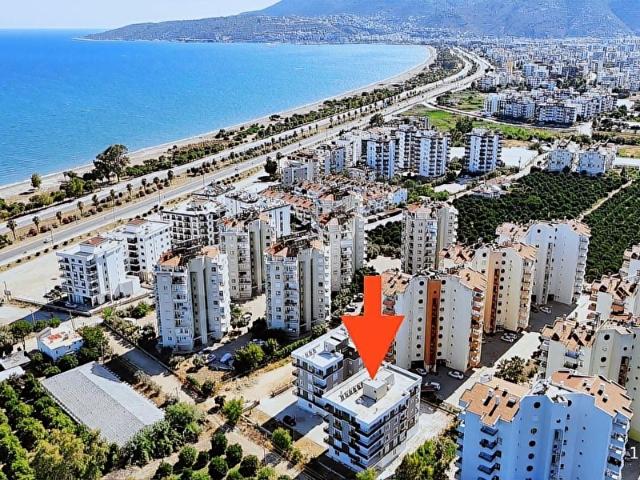 DENİZE 100M SİTE İÇERİSİNDE 2+1 AYRI MUTFAKLI SATILIK DAİRE
