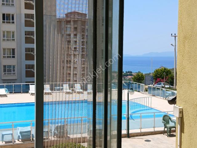 Deniz Ve Havuz Manzaralı 2+1 Eşyalı Satılık Degirmendere /kuşadası
