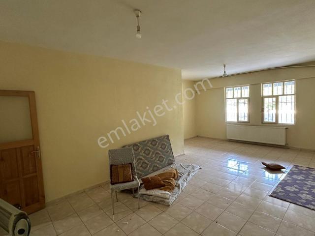 Deniz Gayrimenkul’den Ertuğrul Gazi Mah Kiralık 2+1 Bahçeli Site İçerisinde Düz Giriş Daire