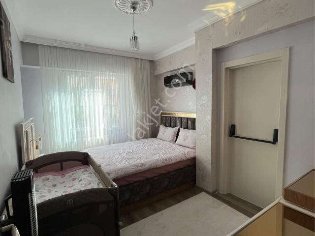 Deniz Gayrimenkul’den Karaköprü Seyrantepe Mah Beyzade Sitesi Bakımlı Satılık 3+1 Yüksek Giriş Kat