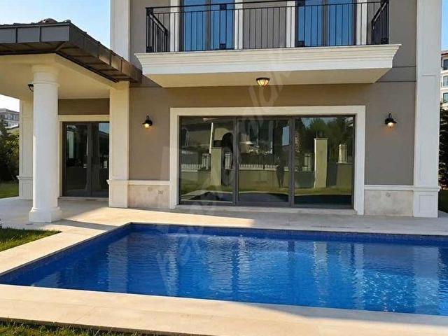 Deniz İstanbulda Özel Havuzlu Müstakil Villa