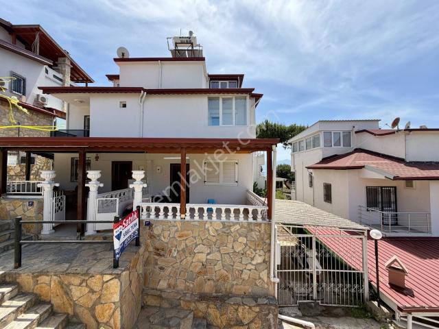 Deniz Manzaralı Yaz /kış Yaşamaya Uygun 4+1 Villa