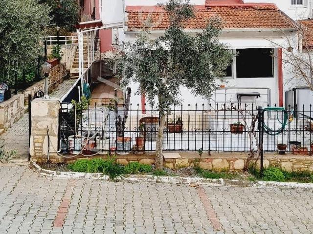 Deniz Manzaralı Yaz Kış Oturuma Uygun Konumda 4+1 Satılık Triplex Villa