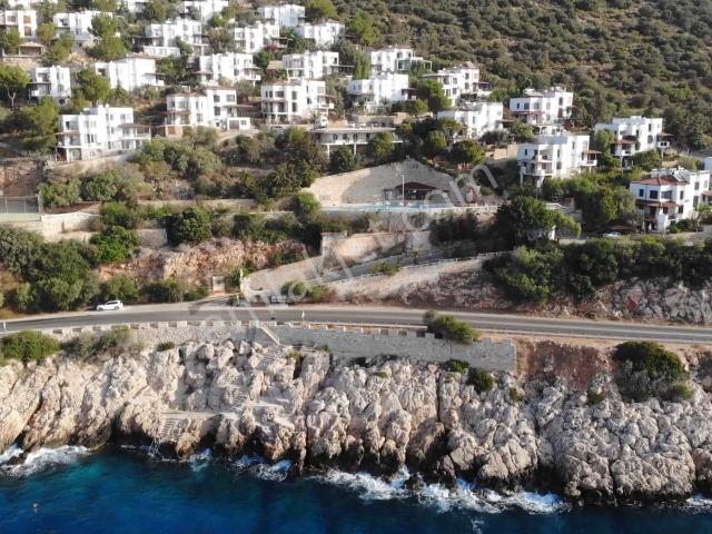 Deniz Manzaralı Şahane Bir Villa
